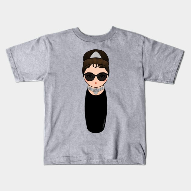 Kokeshi Audrey Hepburn in Breakfast at Tiffanys Kids T-Shirt by Pendientera